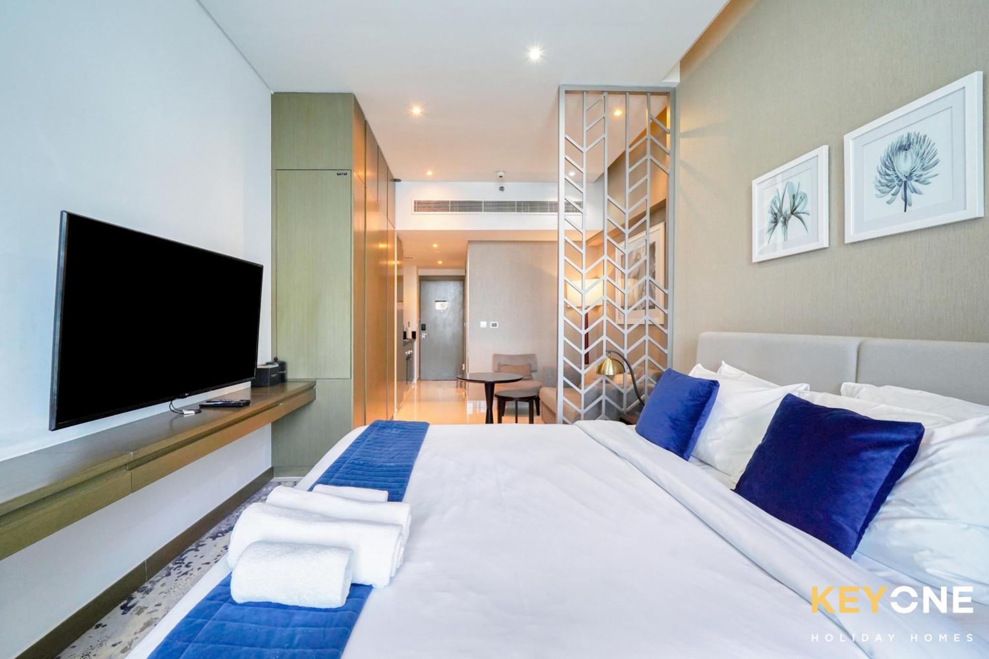 Sleek & Modern In Business Bay 1 Apartment Dubai