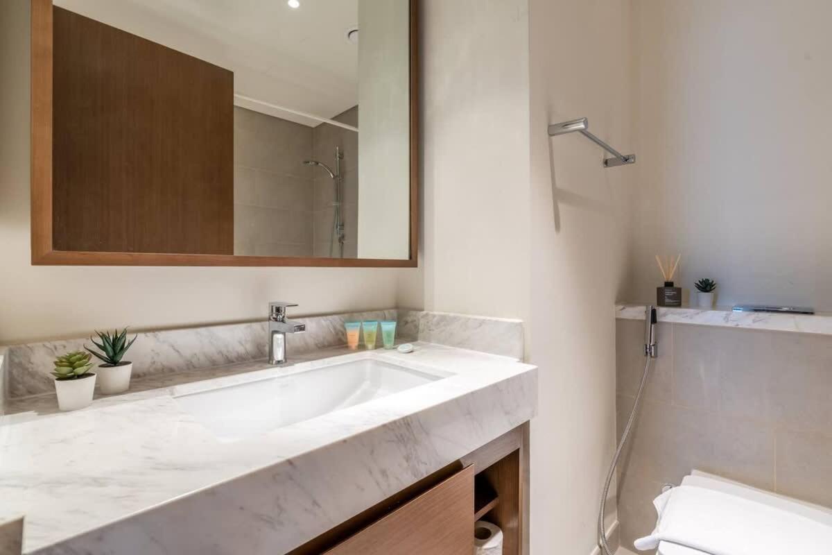 Guest Favourite! Beautiful 1 Bedroom Apartment Dubai