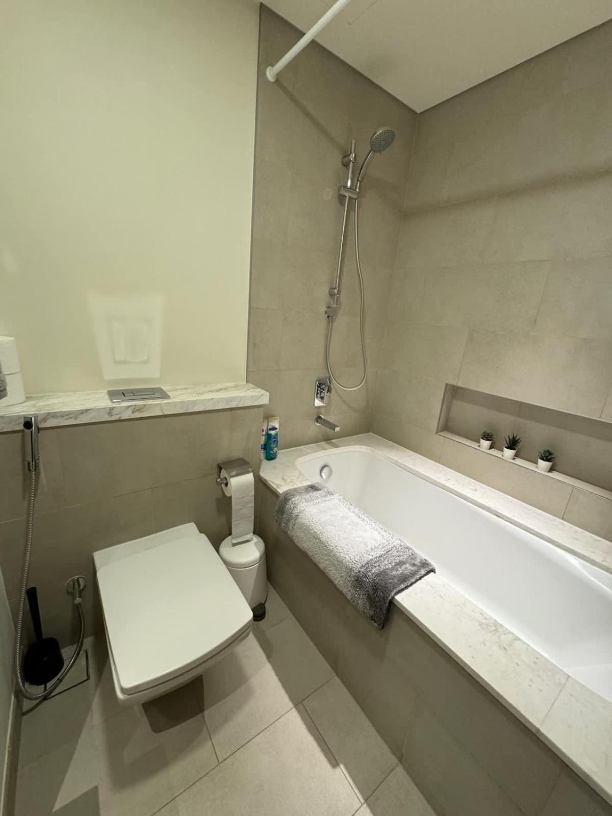 Guest Favourite! Beautiful 1 Bedroom Apartment