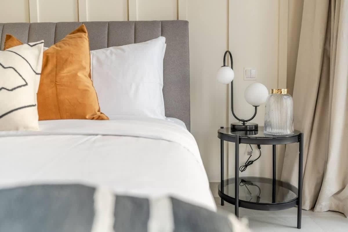 Guest Favourite! Beautiful 1 Bedroom Apartment Dubai