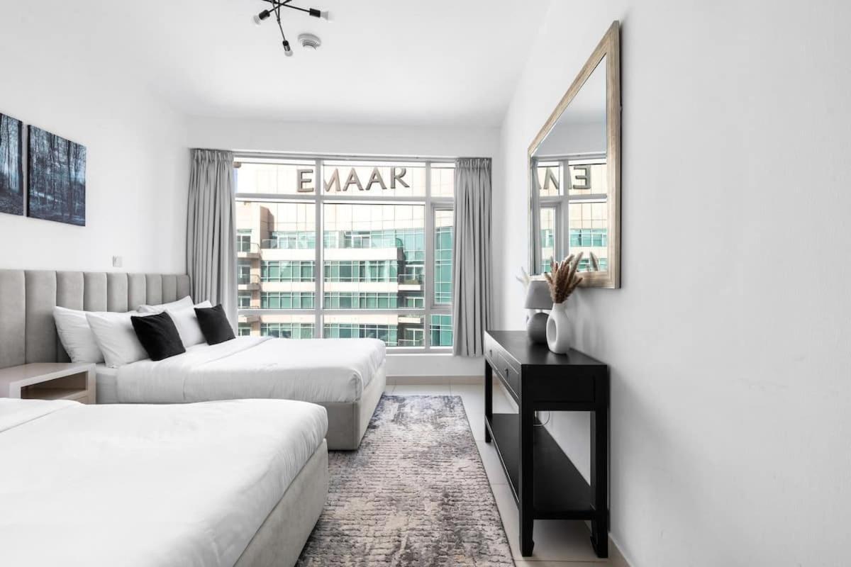 Prime Downtown Burj Khalifa I Sleeps 8 Apartment Dubai