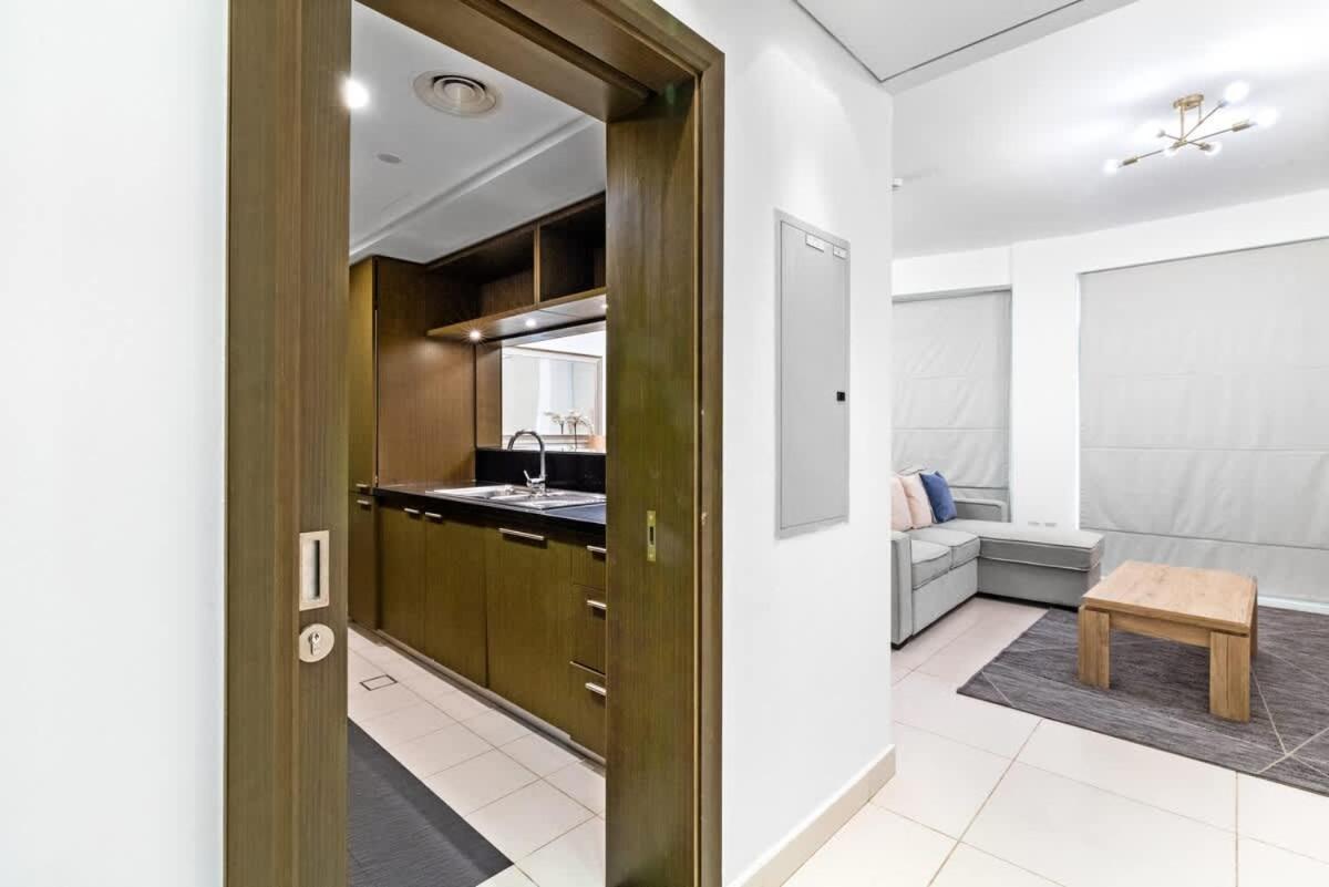 Prime Downtown Burj Khalifa I Sleeps 8 Apartment Dubai