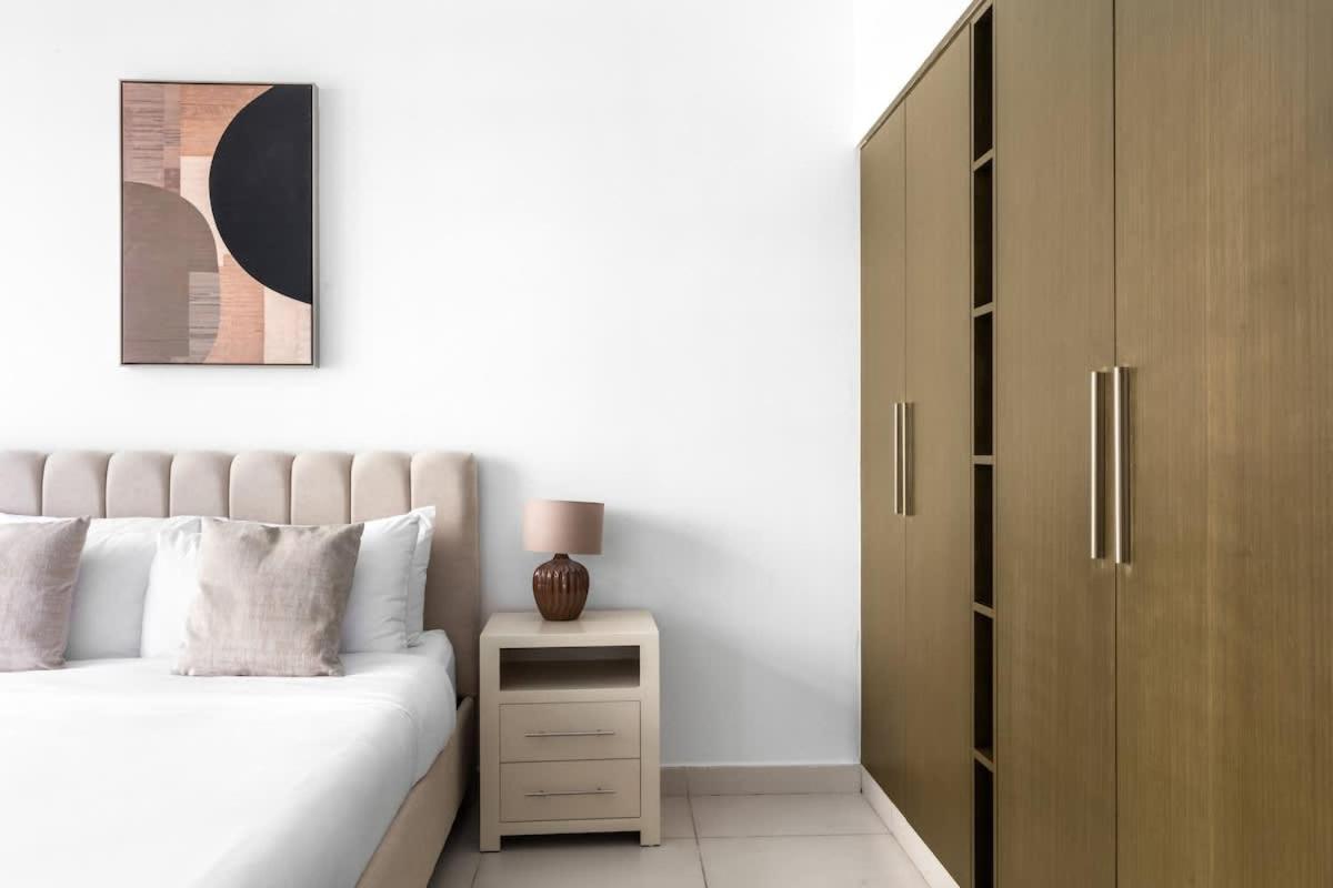 Prime Downtown Burj Khalifa I Sleeps 8