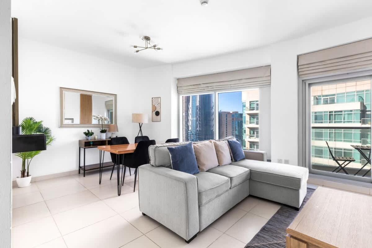 Apartment Prime Downtown Burj Khalifa I Sleeps 8 *