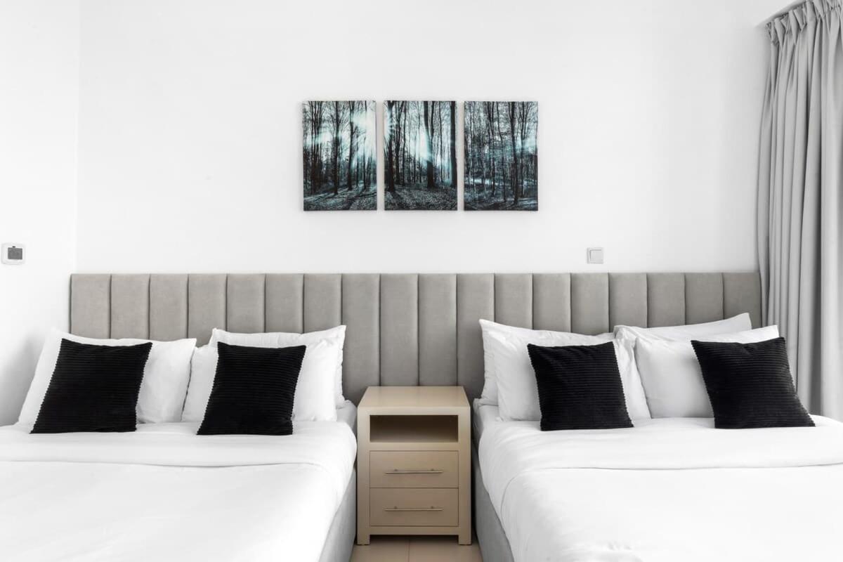 Prime Downtown Burj Khalifa I Sleeps 8 Apartment Dubai