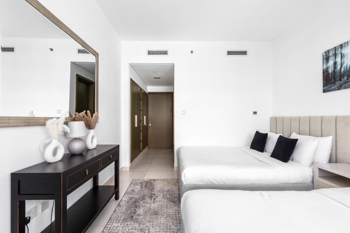 Apartment Prime Downtown Burj Khalifa I Sleeps 8 Dubai