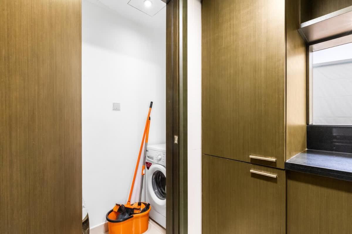 Prime Downtown Burj Khalifa I Sleeps 8 Apartment