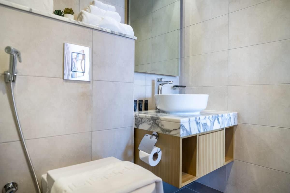 Apartment Brand New Business Bay Location Dubai