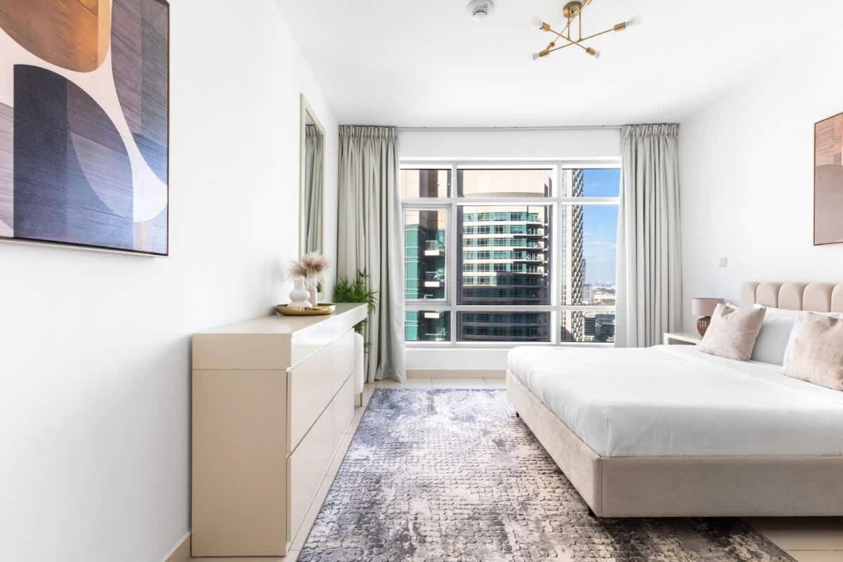Prime Downtown Burj Khalifa I Sleeps 8 * Dubai