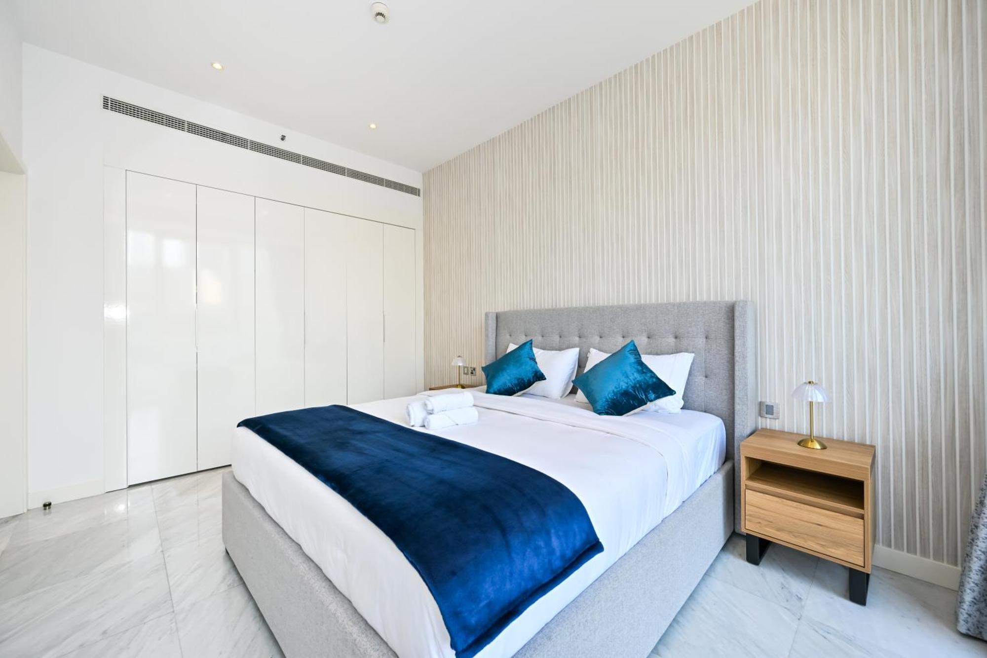 Apartment The Pad Burj Khalifa View 1bd Dubai