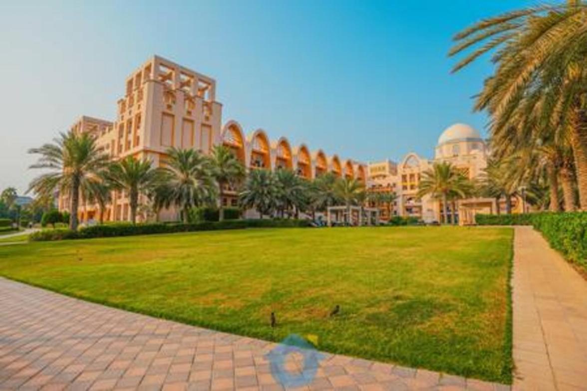 G11sa Serene 3-br Duplex In Palm Jumeirah Apartment Dubai