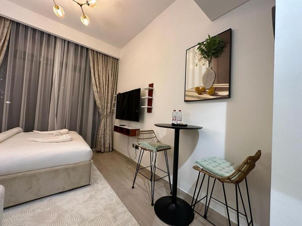 Apartment Designer Azizi 41 *