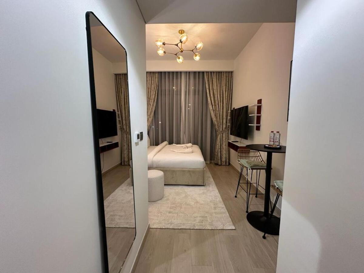 Designer Azizi 41 Apartment Dubai