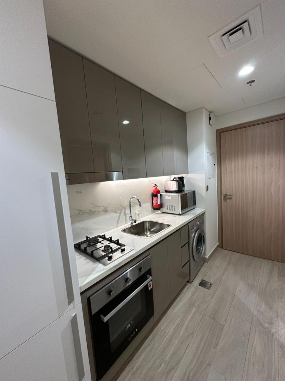 Designer Azizi 41 Apartment