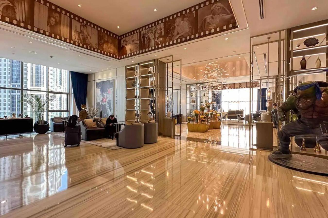 Apartment 5 Star Rooftop Infinity Pool With Burj Khalifa Views Dubai