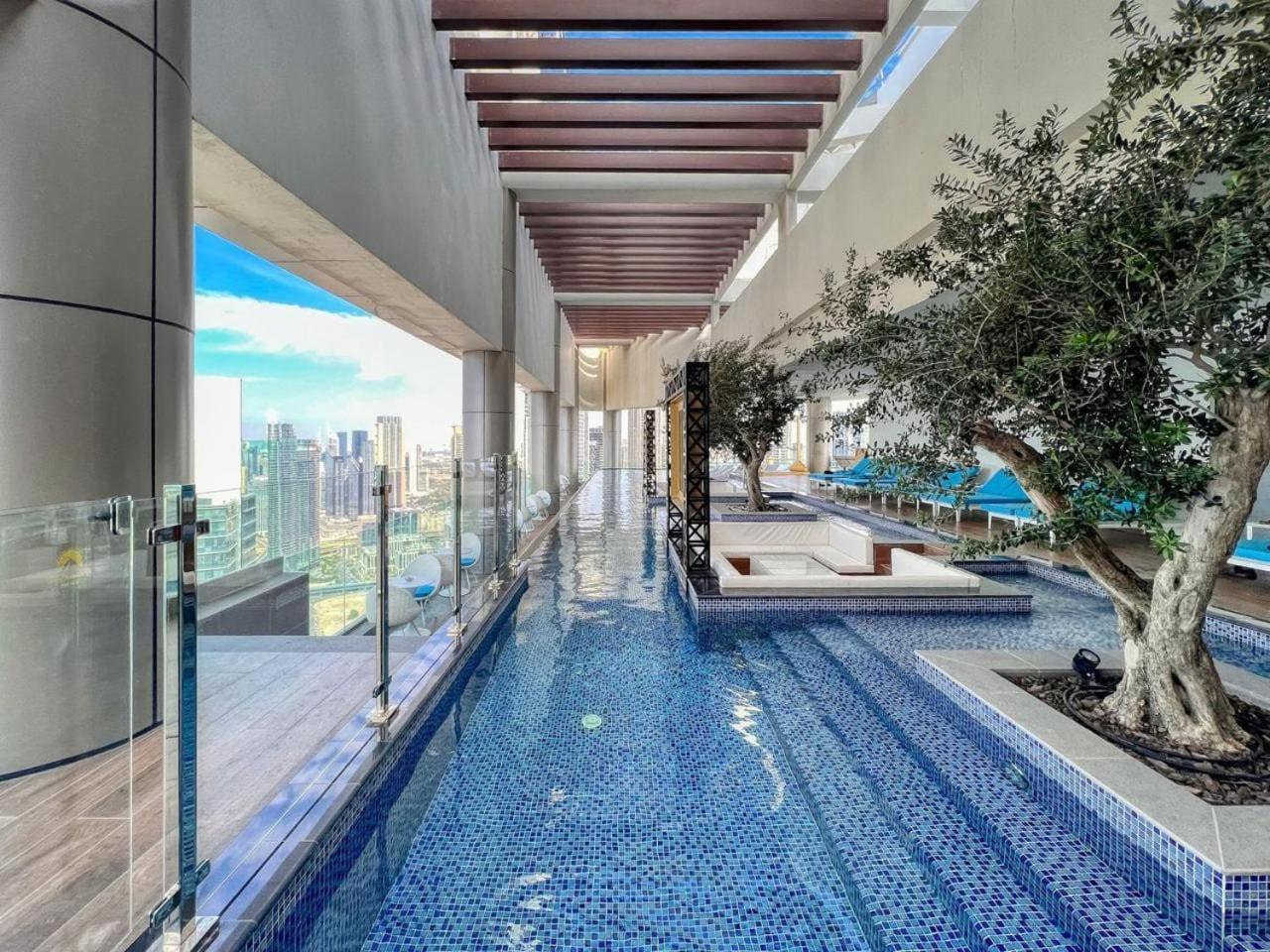 5 Star Rooftop Infinity Pool With Burj Khalifa Views Apartment Dubai
