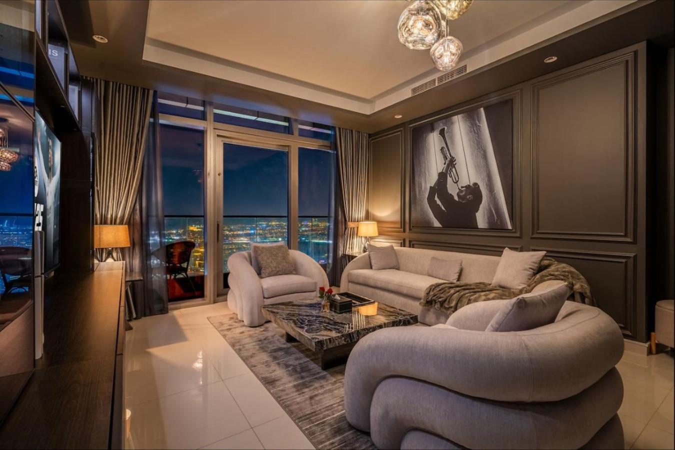 5 Star Rooftop Infinity Pool With Burj Khalifa Views Dubai