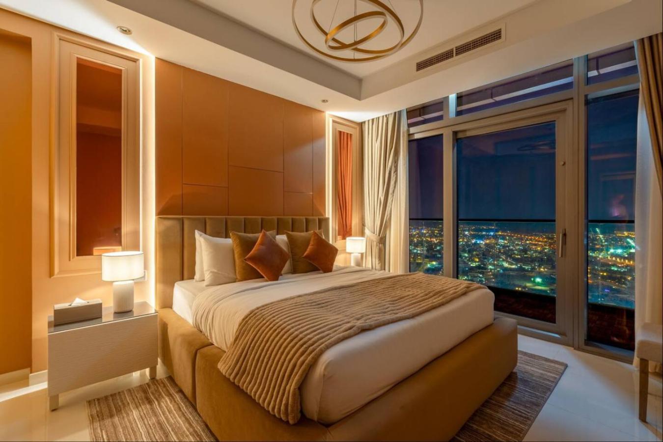 5 Star Rooftop Infinity Pool With Burj Khalifa Views Apartment