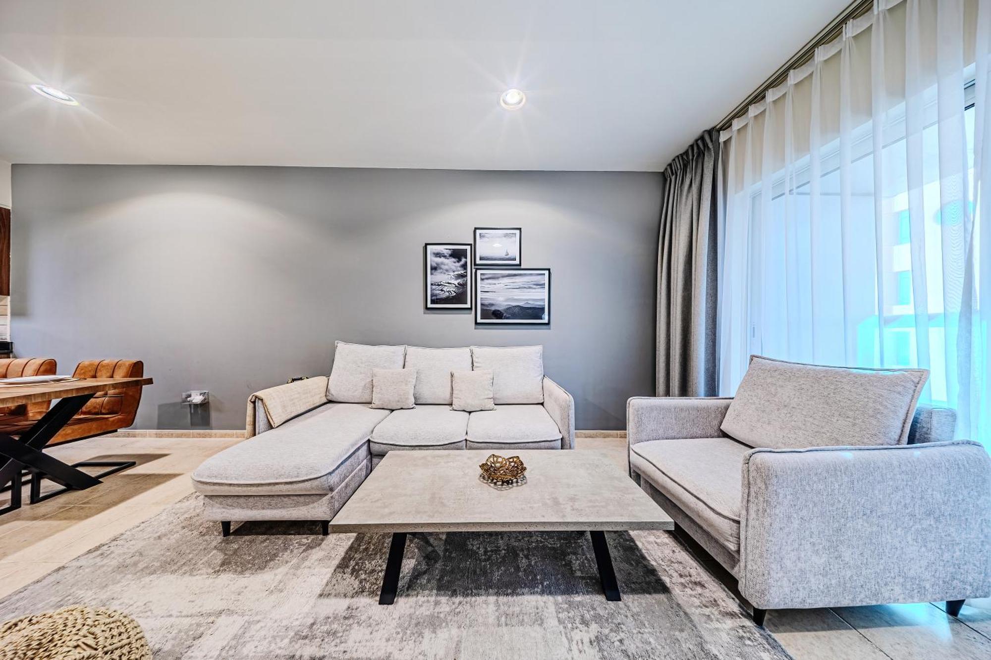 Cozy 1 Bedroom In Elite Apartment *