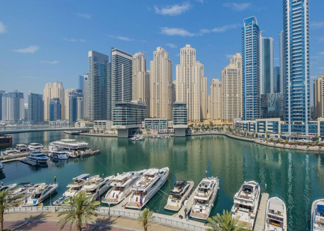 Luxurious 2br With Marina View & Private Jacuzzi Dubai