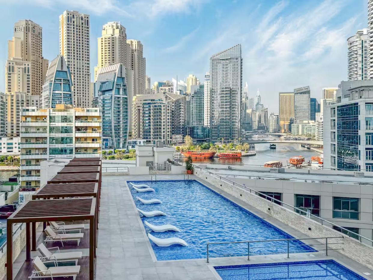 Luxurious 2br With Marina View & Private Jacuzzi Apartment