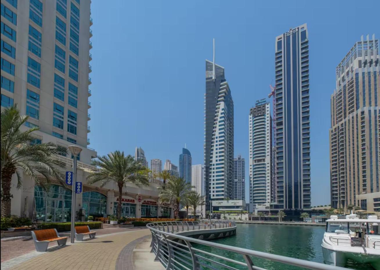 Luxurious 2br With Marina View & Private Jacuzzi Apartment
