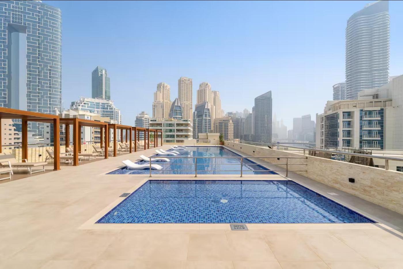 Luxurious 2br With Marina View & Private Jacuzzi Apartment *