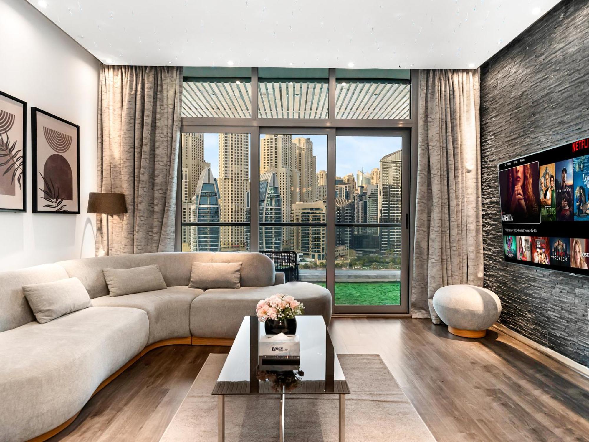 Luxurious 2br With Marina View & Private Jacuzzi Apartment