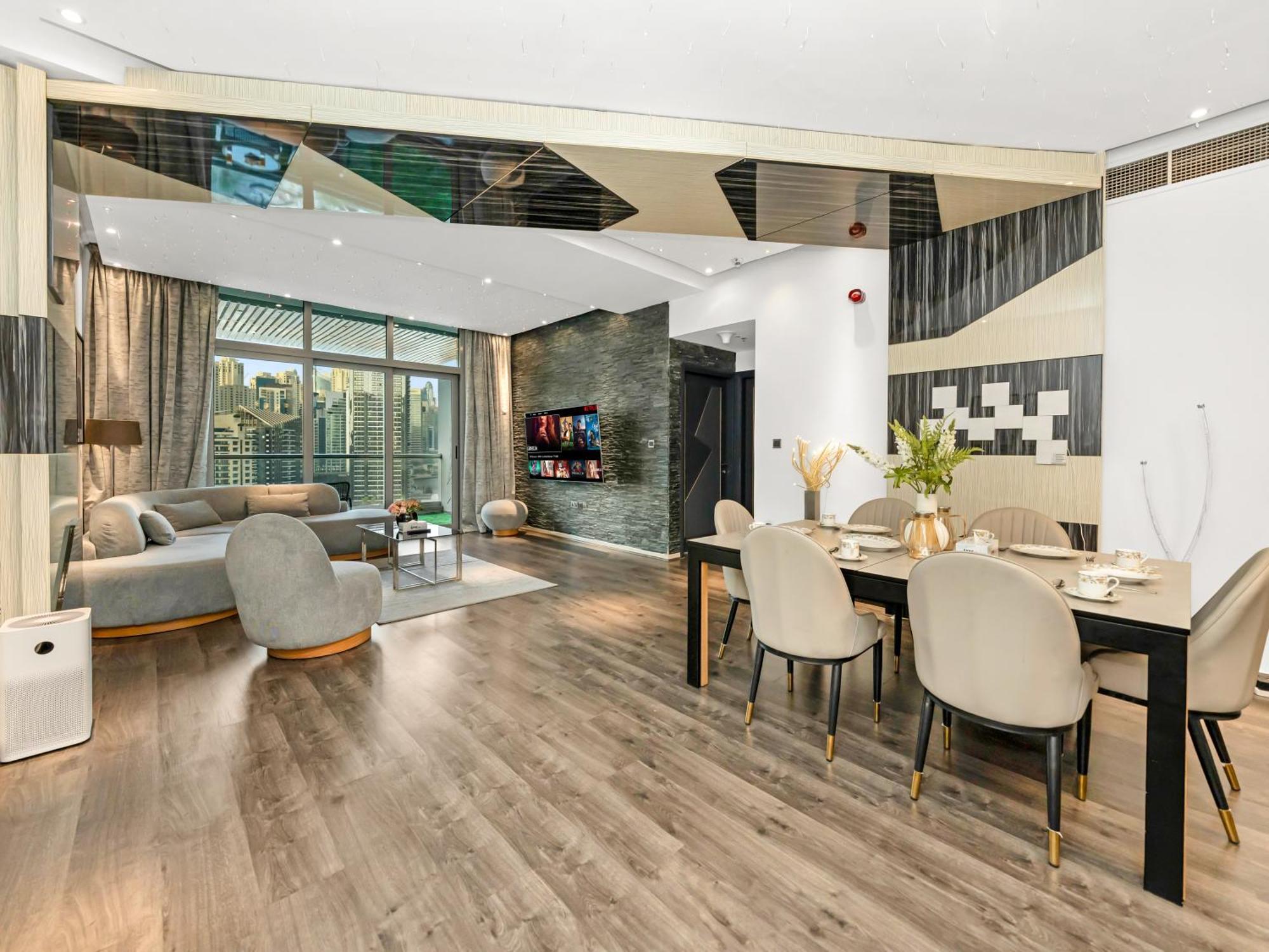 Apartment Luxurious 2br With Marina View & Private Jacuzzi Dubai