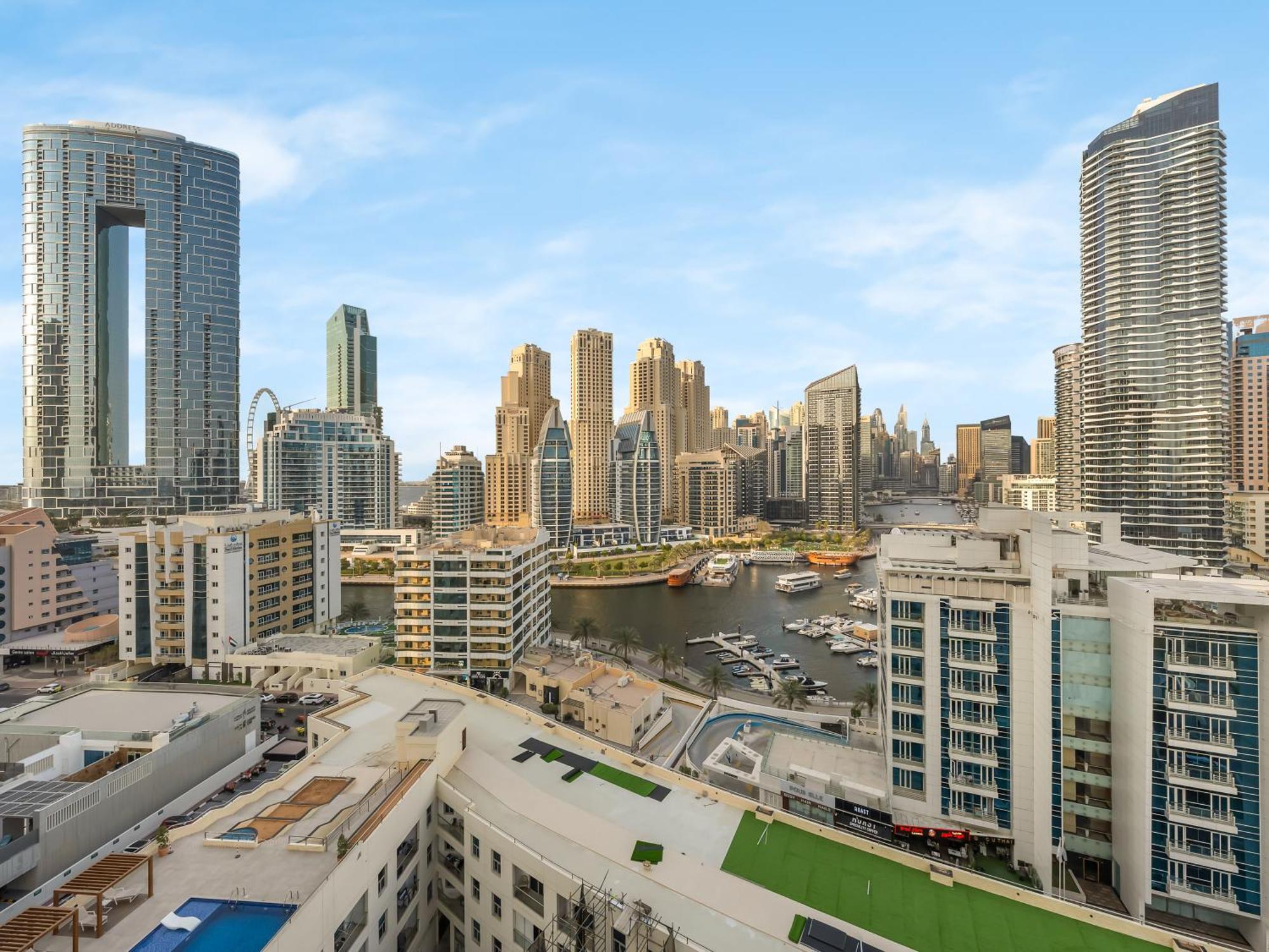 Luxurious 2br With Marina View & Private Jacuzzi *