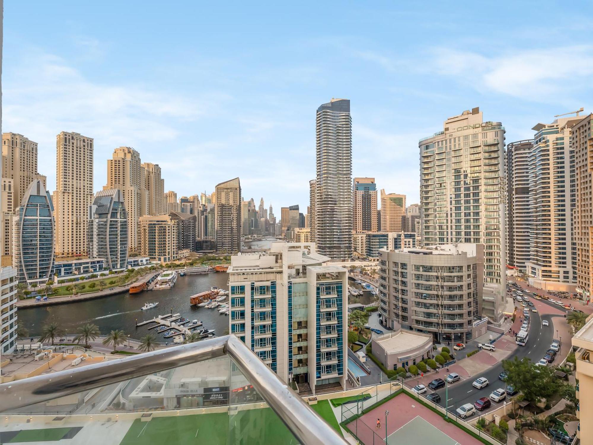 Luxurious 2br With Marina View & Private Jacuzzi * Dubai