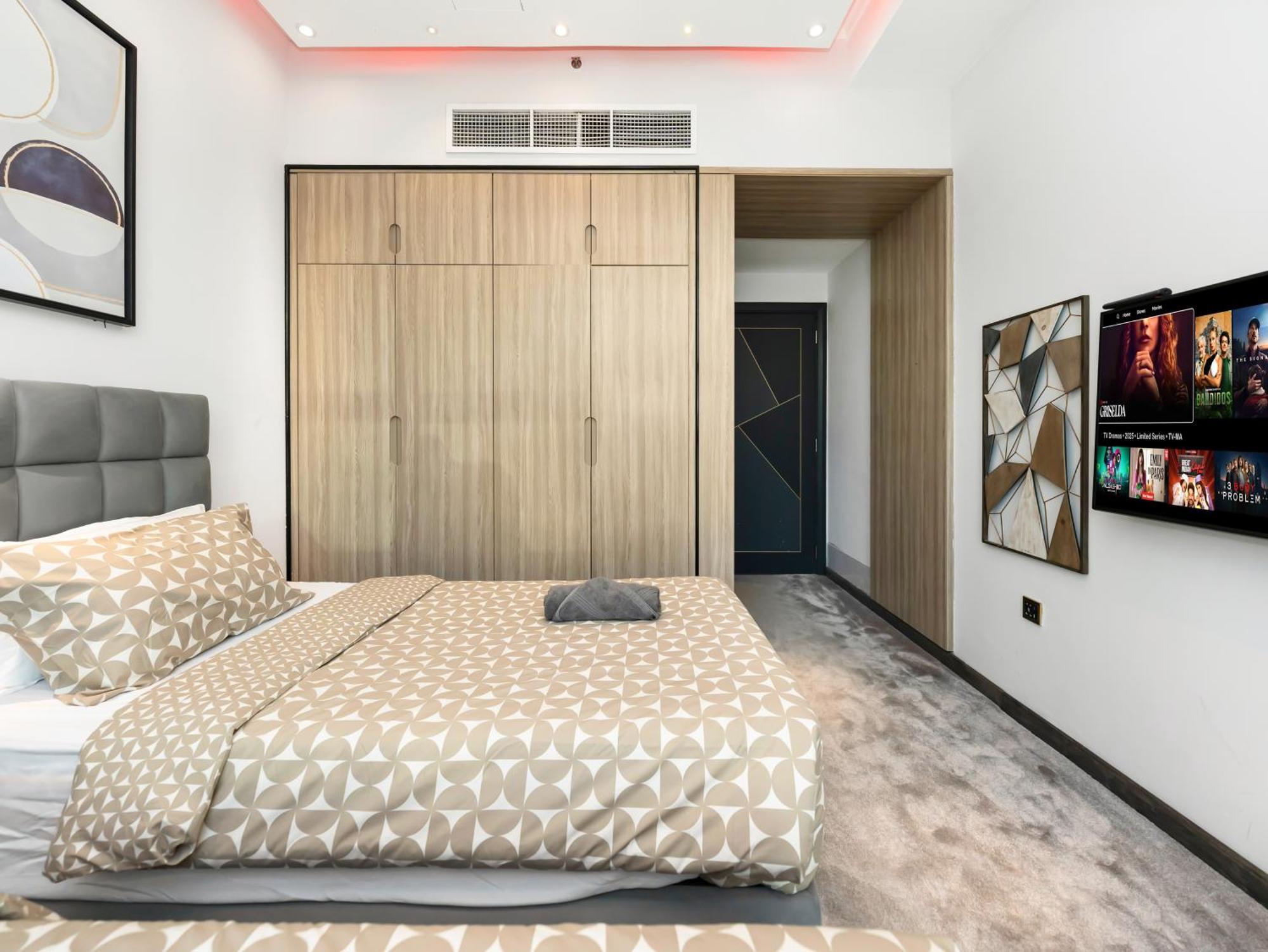 Luxurious 2br With Marina View & Private Jacuzzi * Dubai