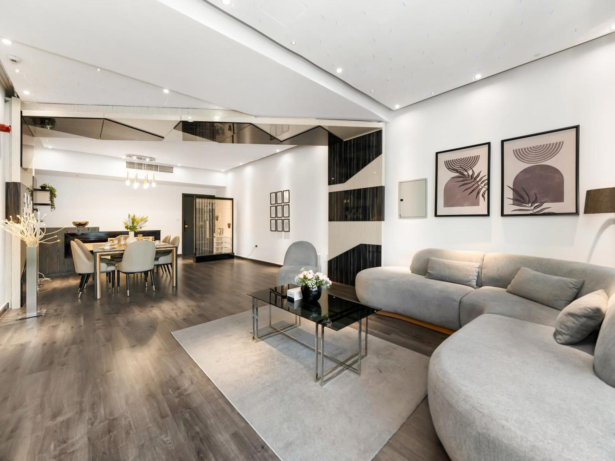 Apartment Luxurious 2br With Marina View & Private Jacuzzi Dubai