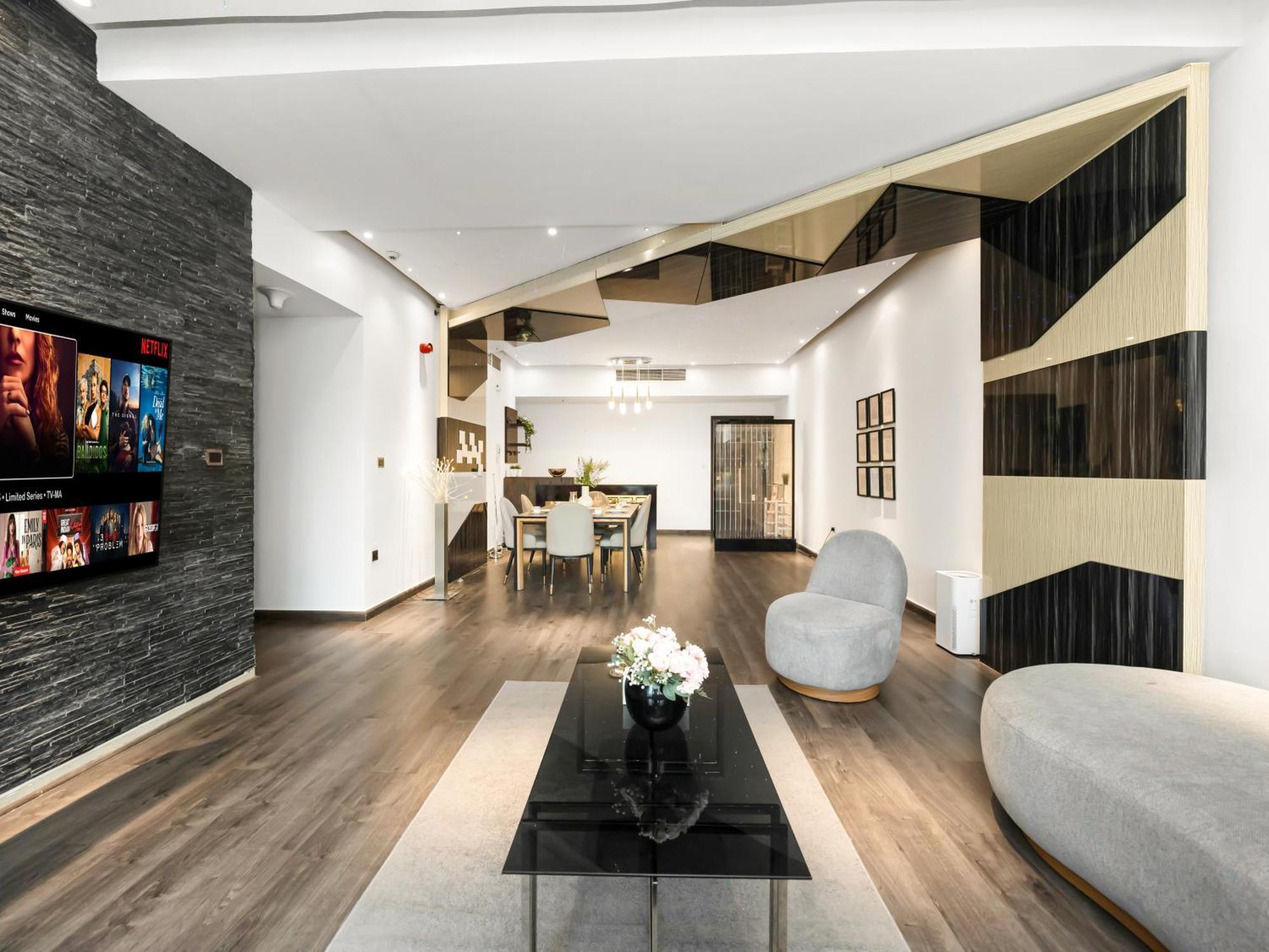Luxurious 2br With Marina View & Private Jacuzzi Apartment Dubai