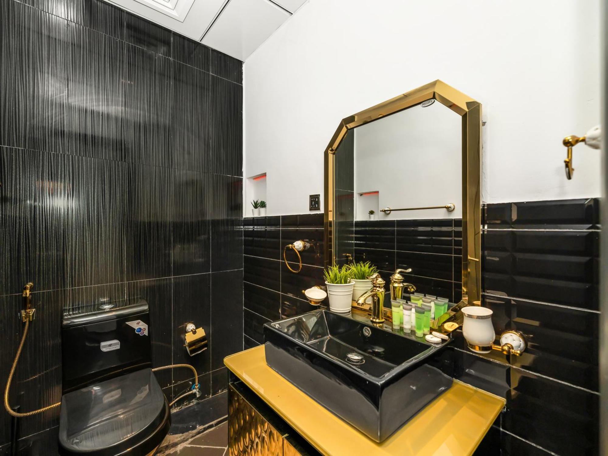 Luxurious 2br With Marina View & Private Jacuzzi Apartment *
