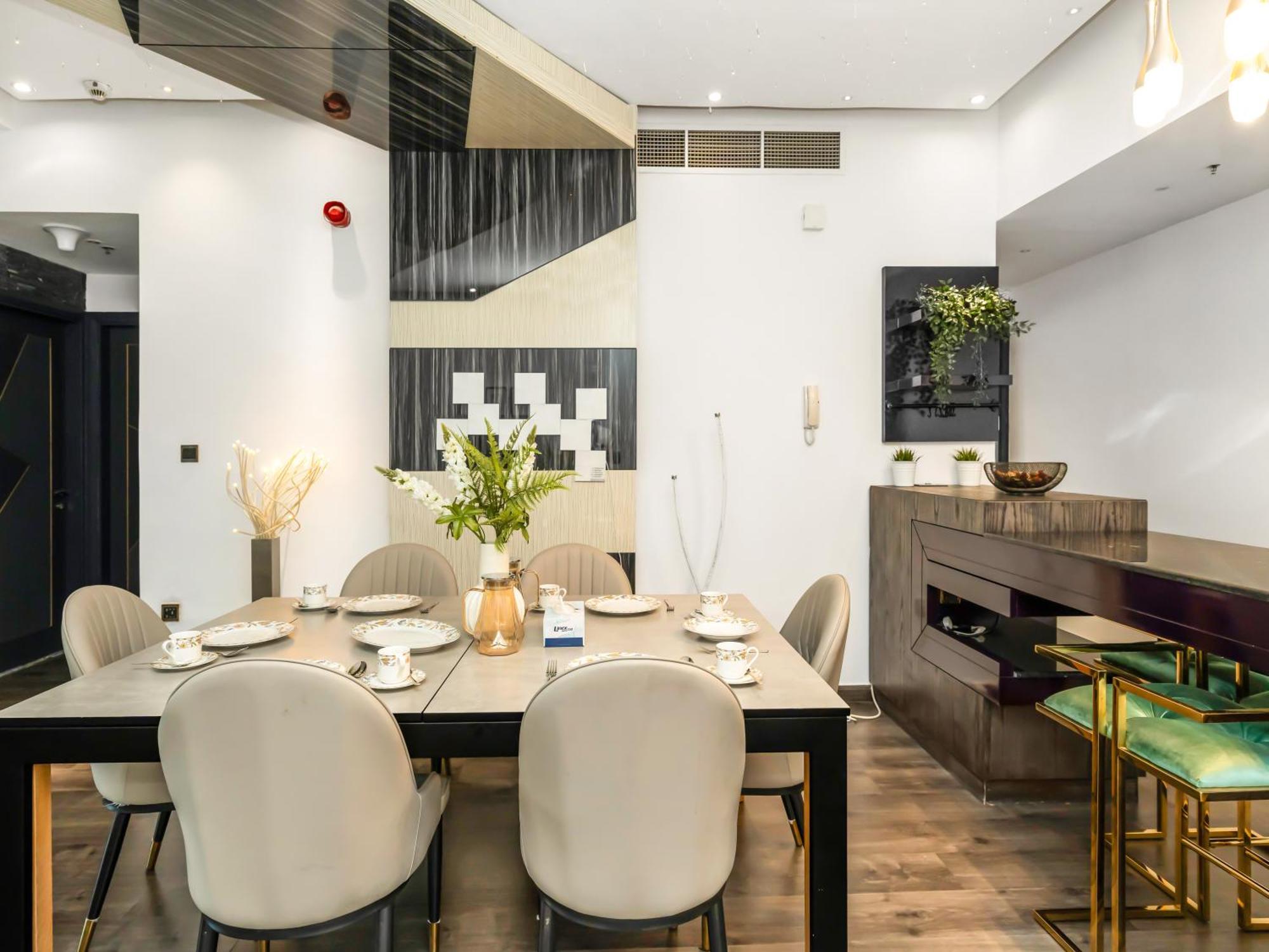 Luxurious 2br With Marina View & Private Jacuzzi *