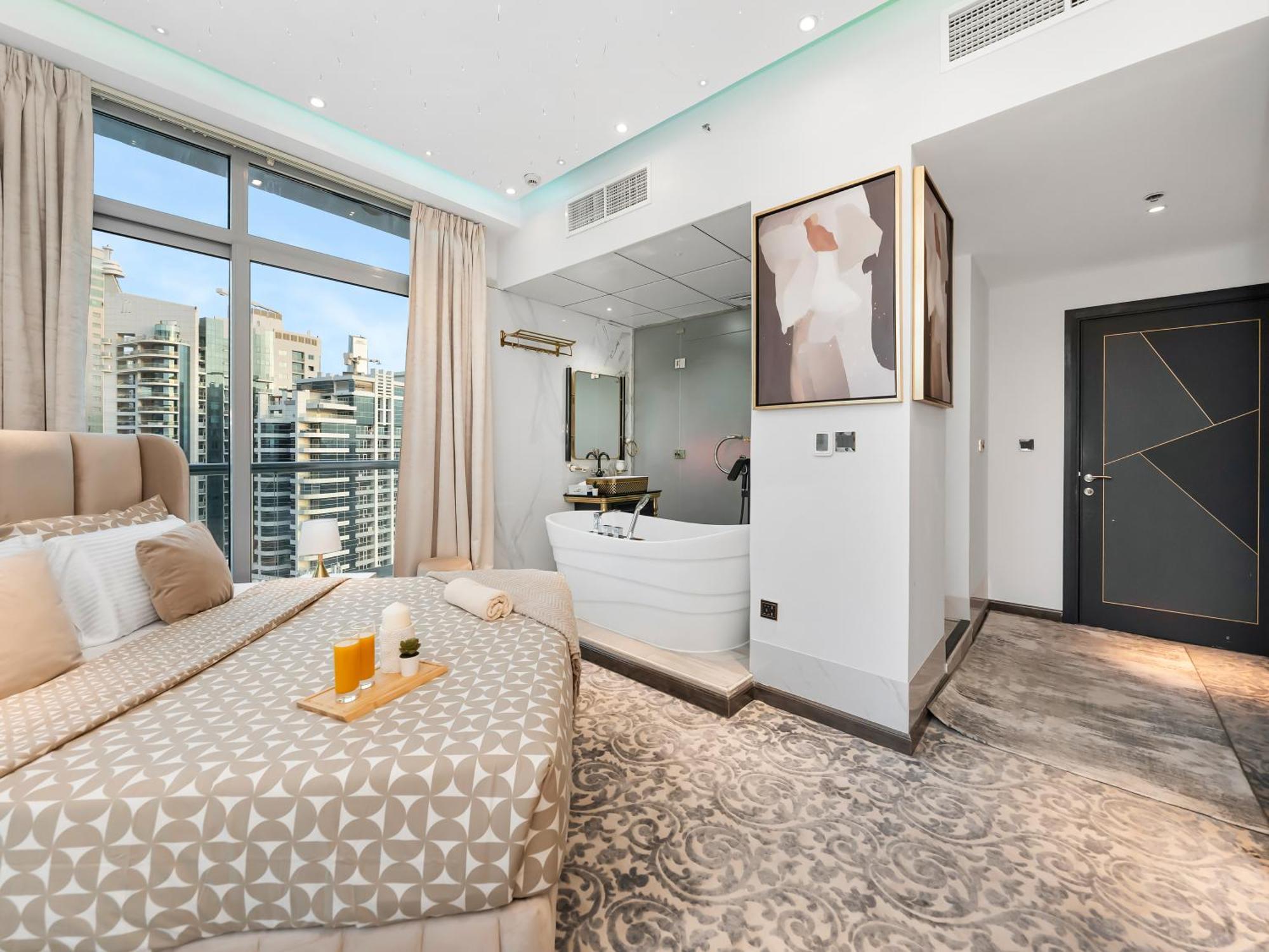 Luxurious 2br With Marina View & Private Jacuzzi Apartment *