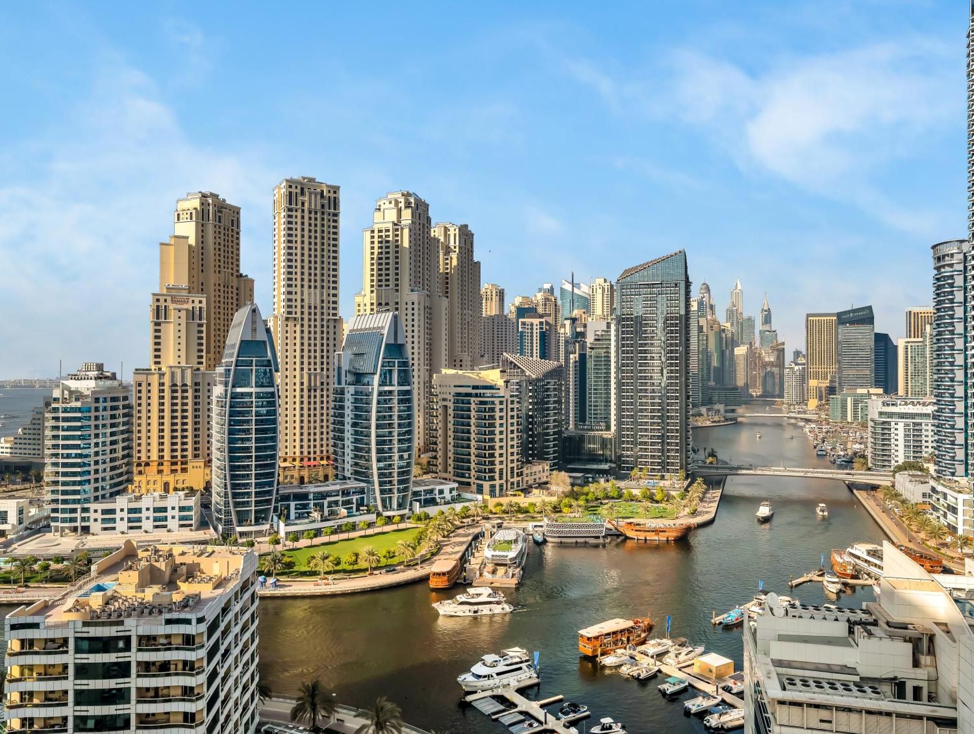 Luxurious 2br With Marina View & Private Jacuzzi Apartment *