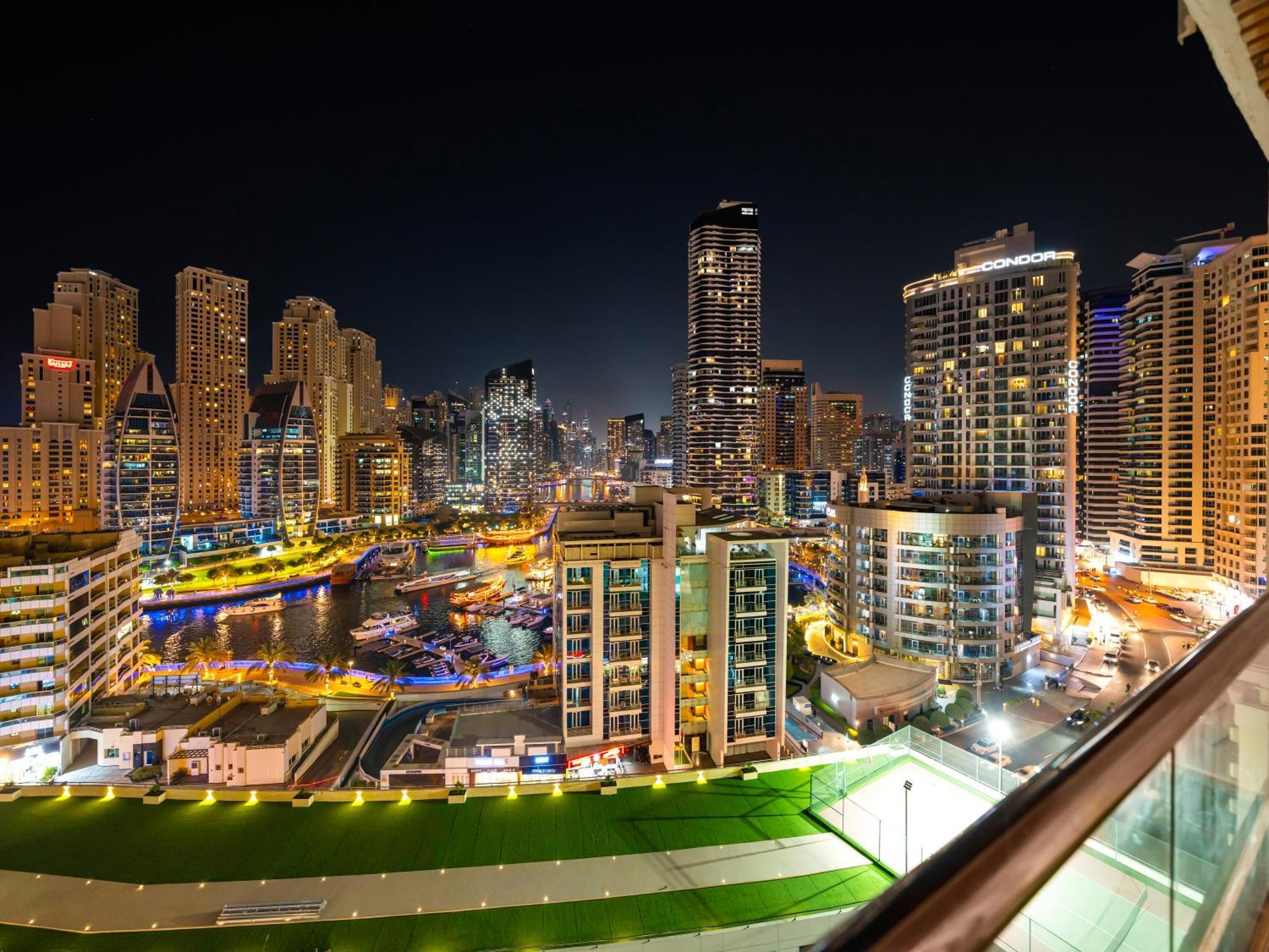 Luxurious 2br With Marina View & Private Jacuzzi Dubai