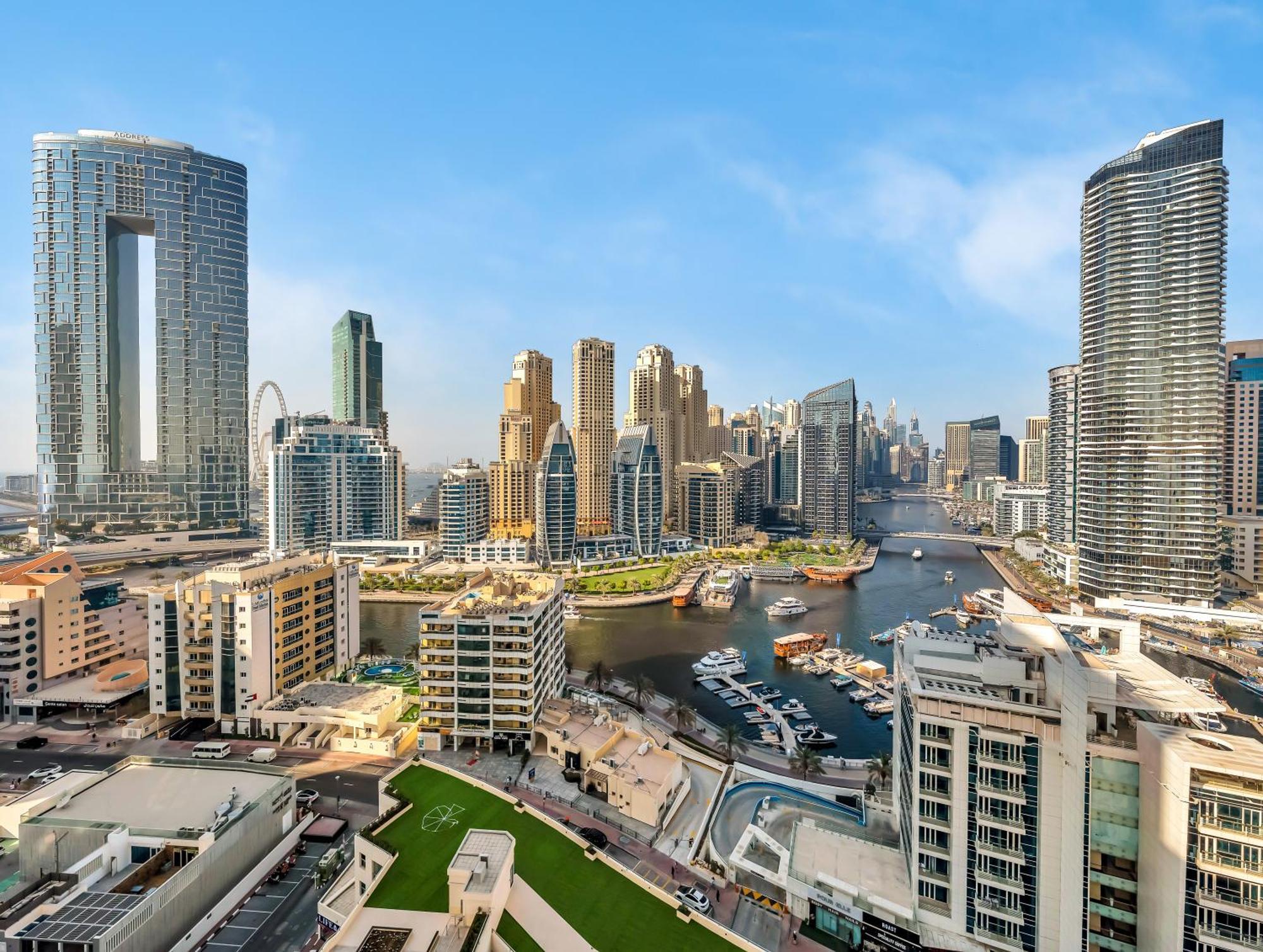 Luxurious 2br With Marina View & Private Jacuzzi Apartment Dubai