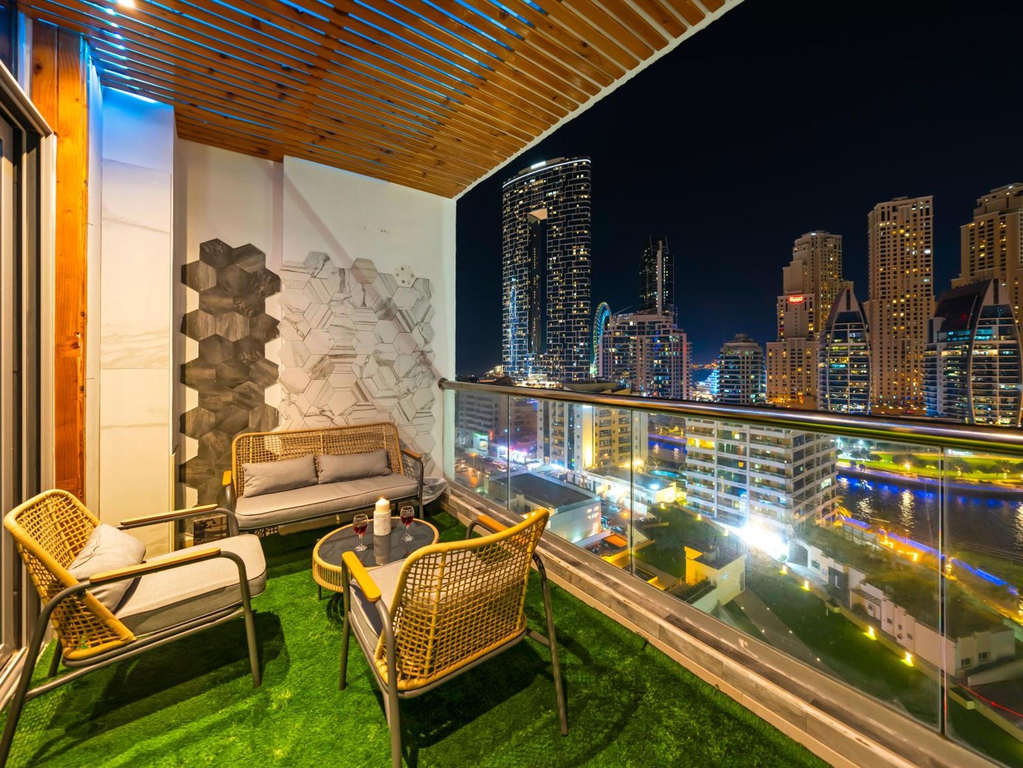Luxurious 2br With Marina View & Private Jacuzzi