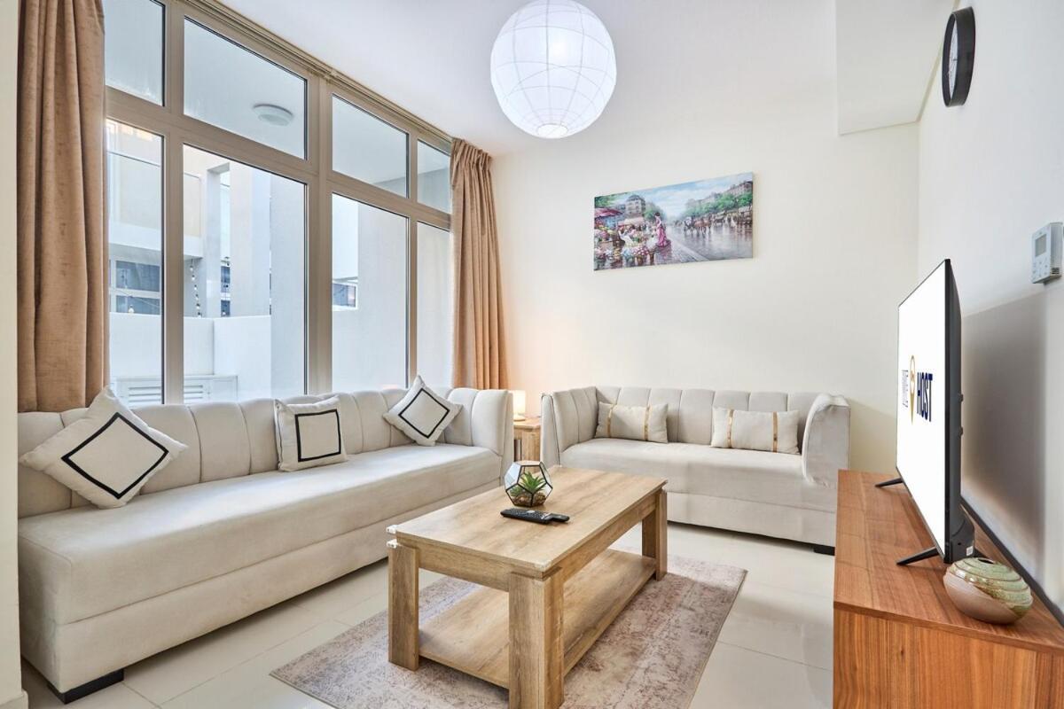 Villa Luxury And Spacious 3br - Vardon *