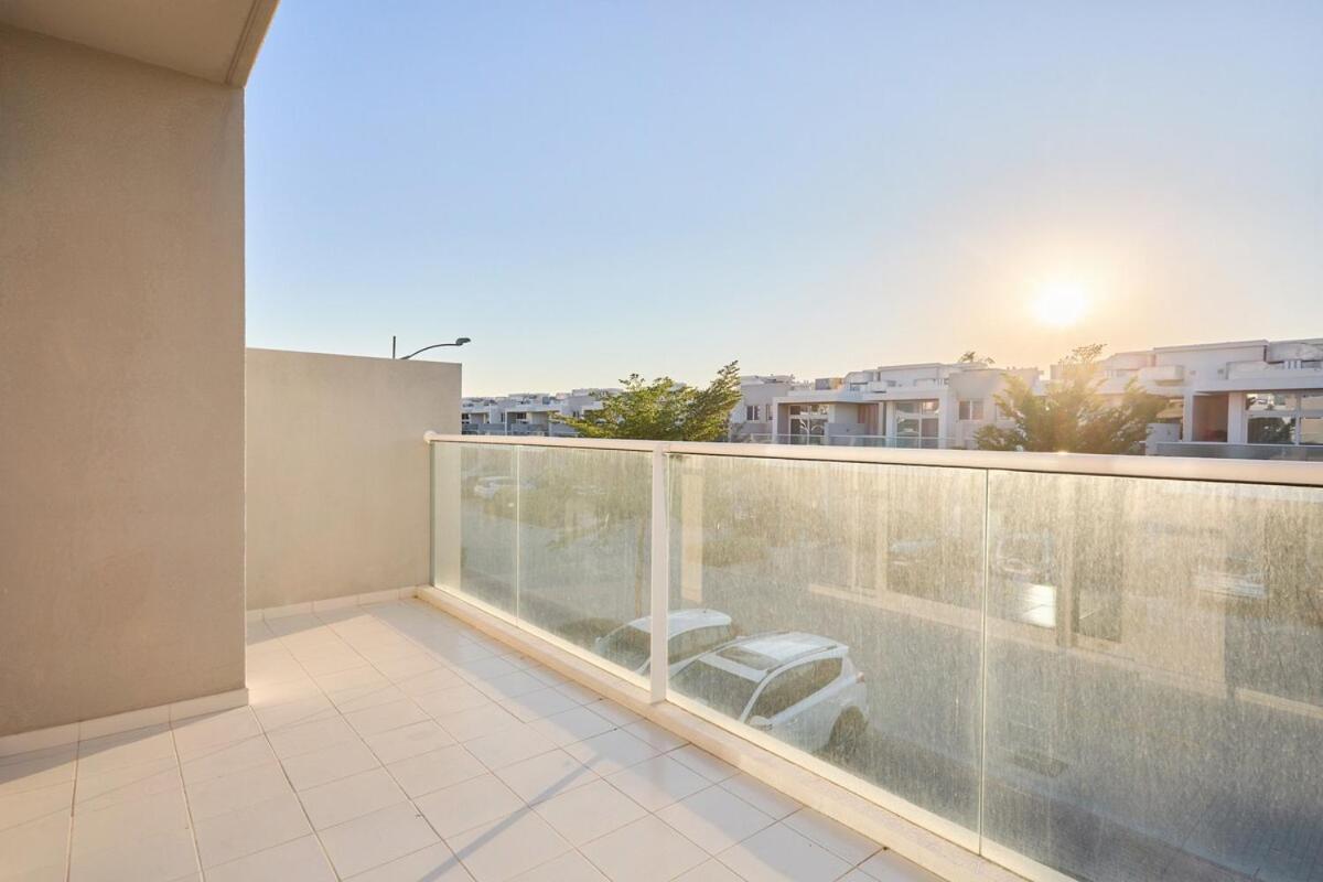 Luxury And Spacious 3br - Vardon *