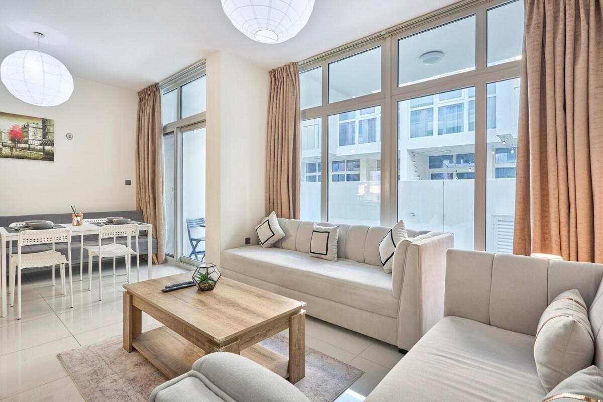Villa Luxury And Spacious 3br - Vardon *
