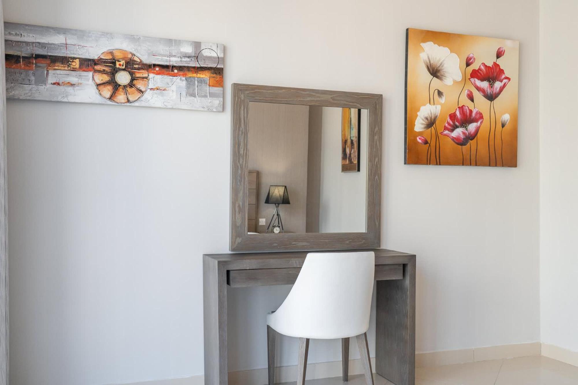 Prime 2br Family Haven In Marina Apartment Dubai