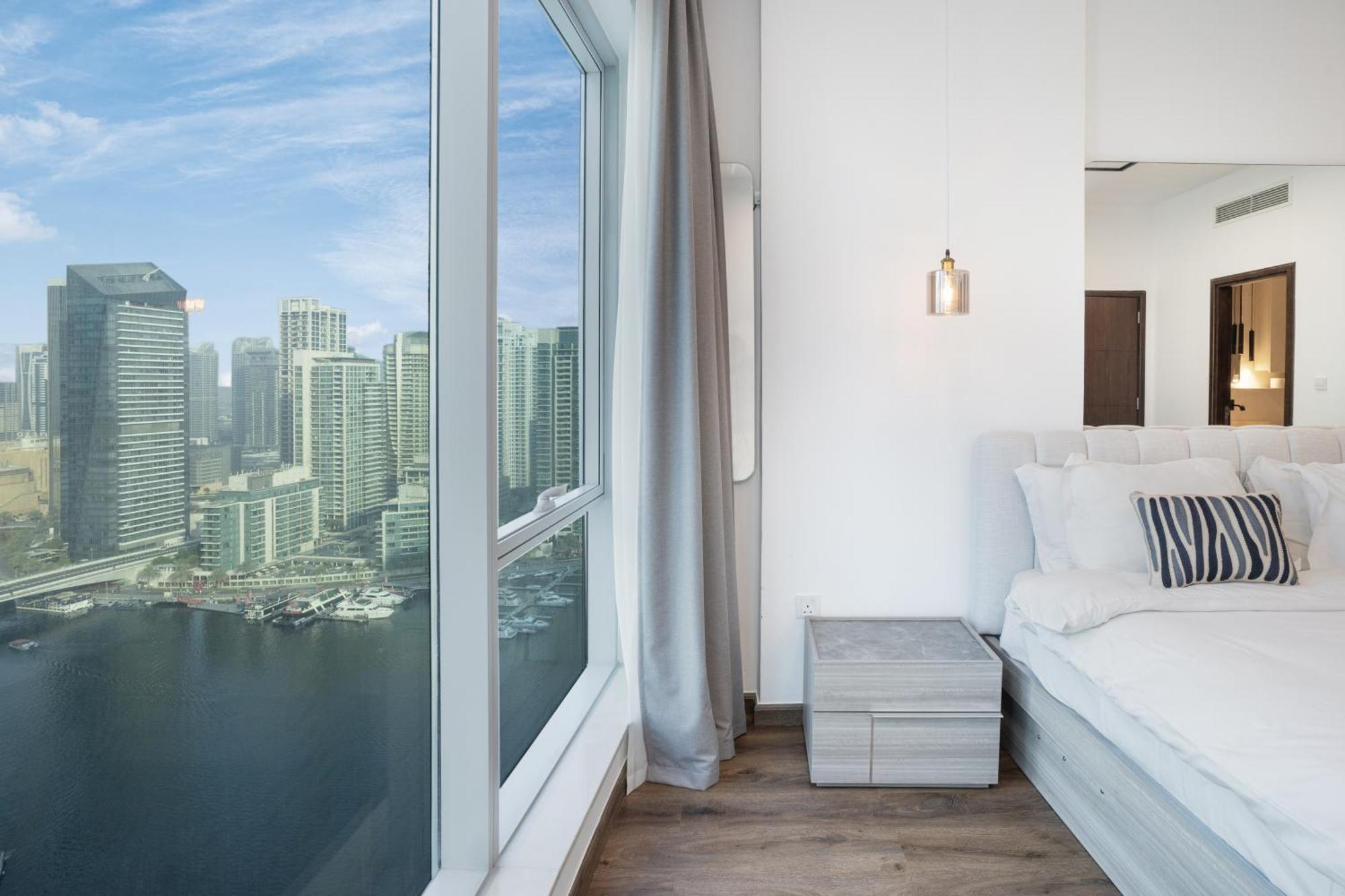 Sunrise Homes - Luxurious 1 Bedroom In Marina Promenade Apartment