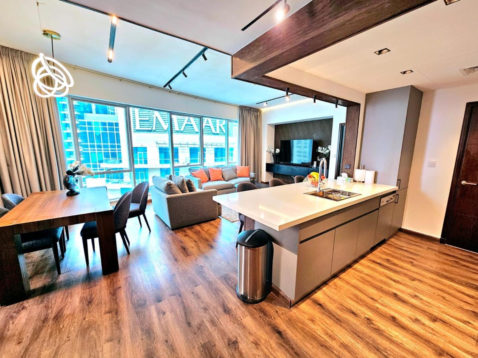 Sunrise Homes - Luxurious 1 Bedroom In Marina Promenade Apartment