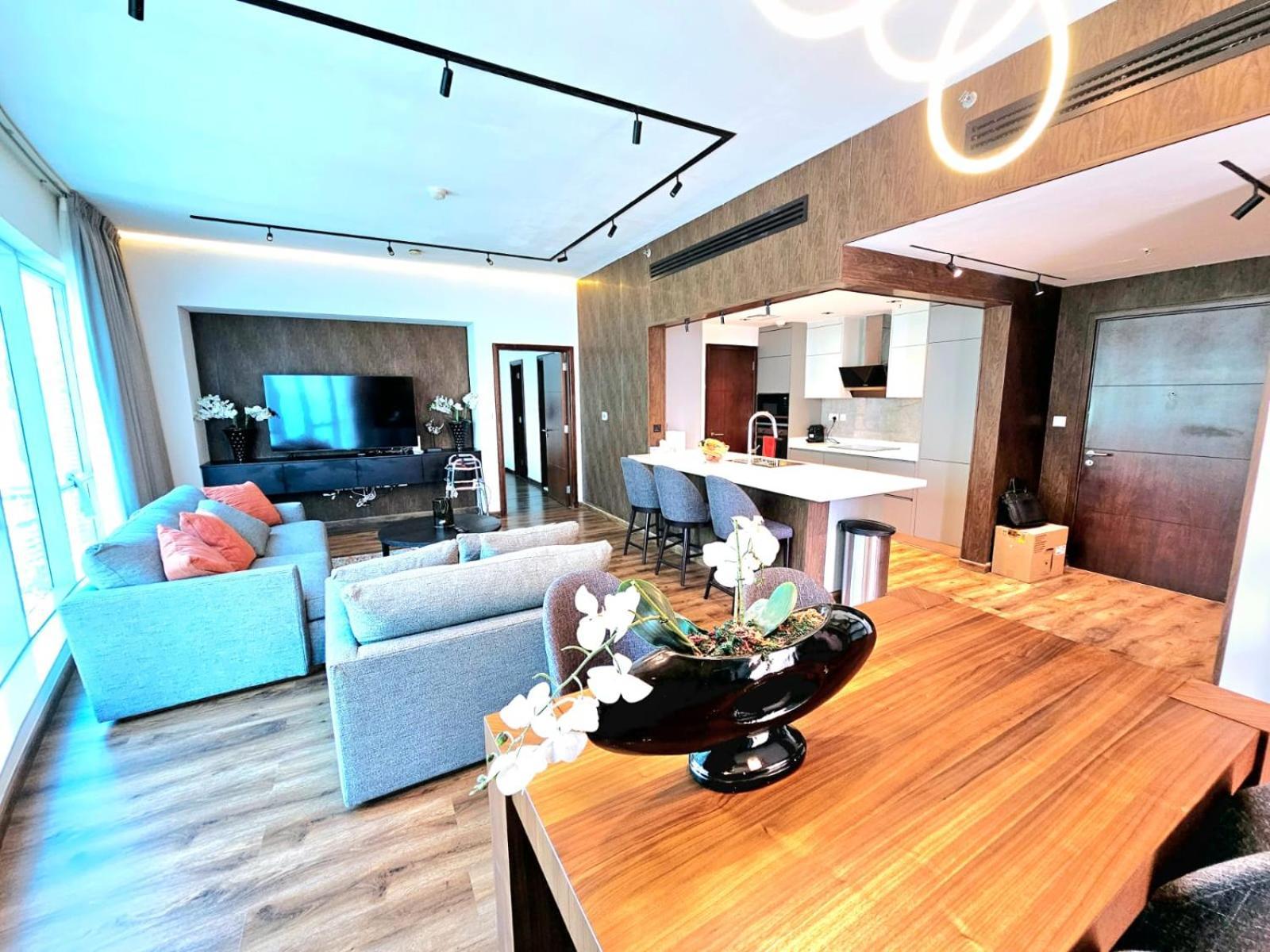 Apartment Sunrise Homes - Luxurious 1 Bedroom In Marina Promenade