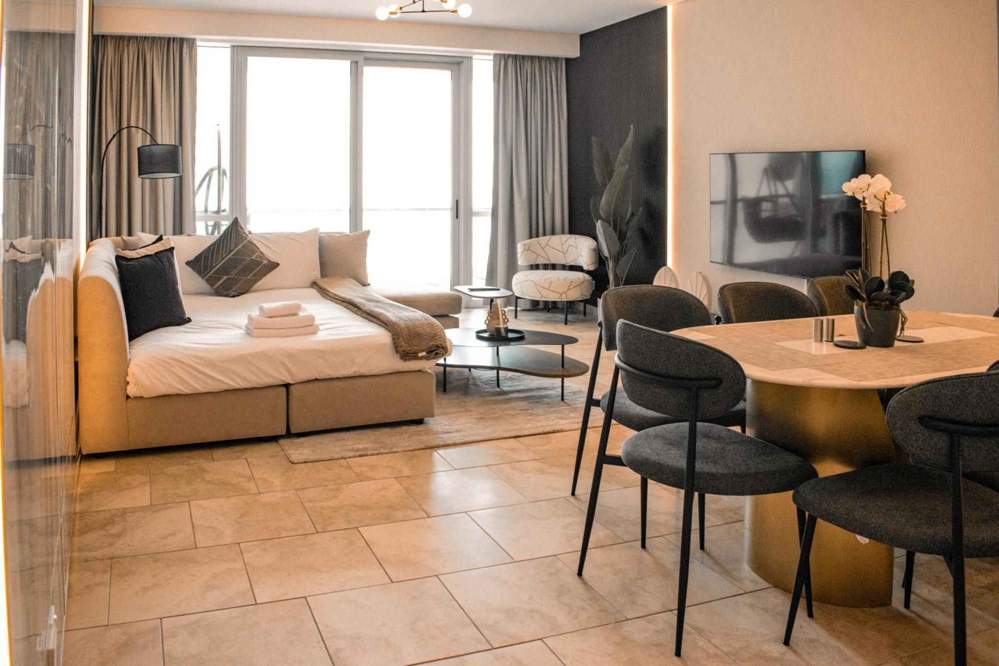 Apartment Jbr Grande Living - Stunning Sea View, Pool & Gym Dubai