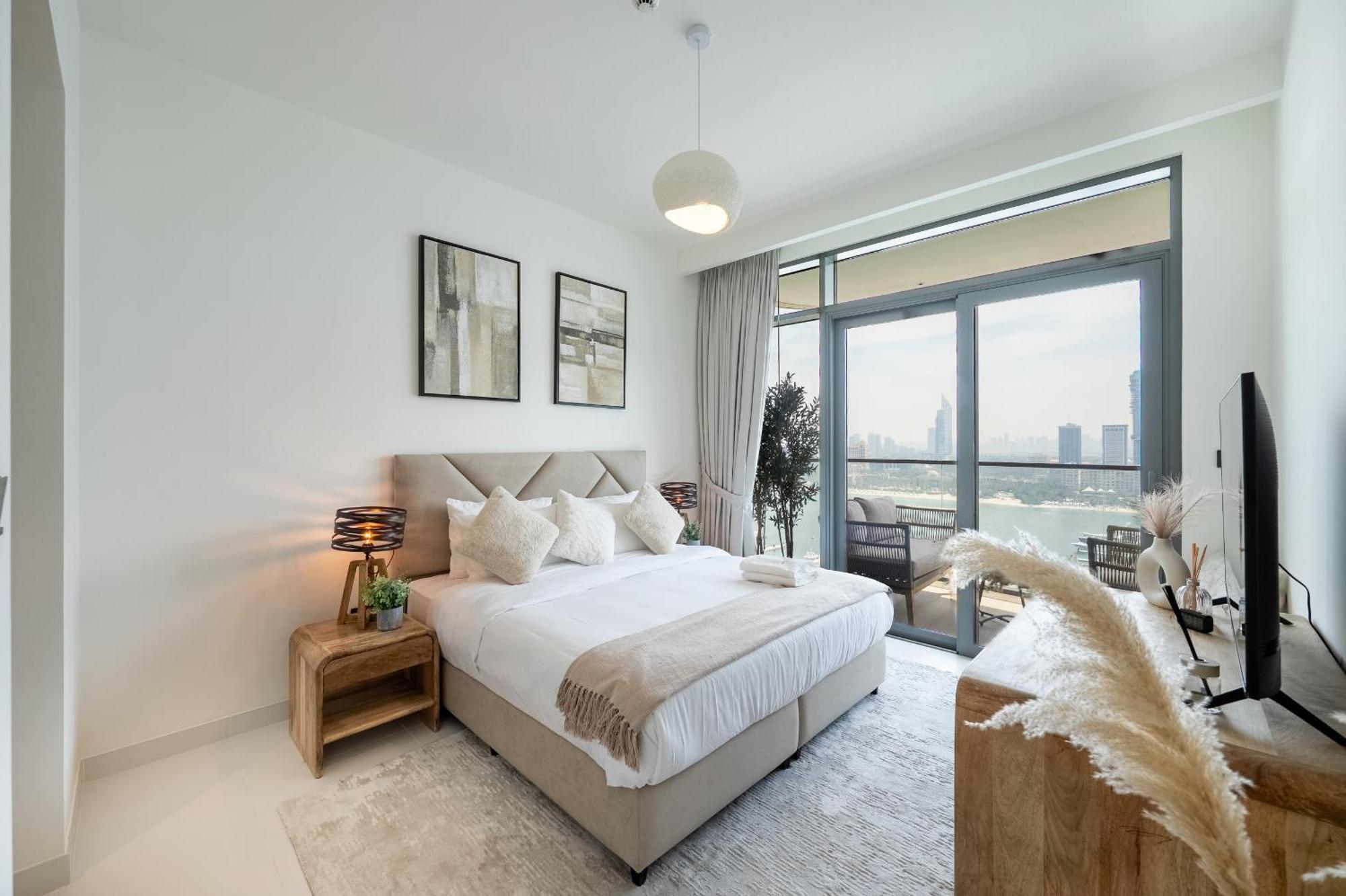 Luxury 2bdr With Spectacular Frontline And Sea Views *